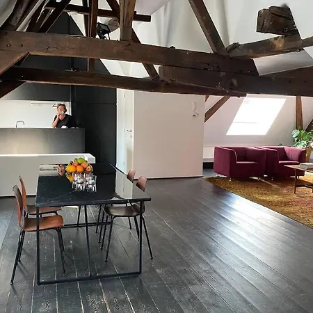 Gloria Loft
